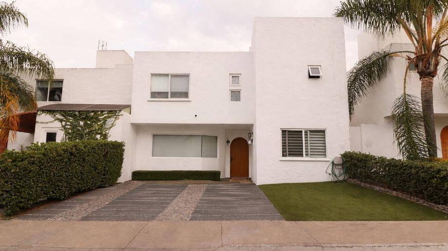 Imagen de casa en venta en bosques tres marías, morelia, michoacán de ocampo