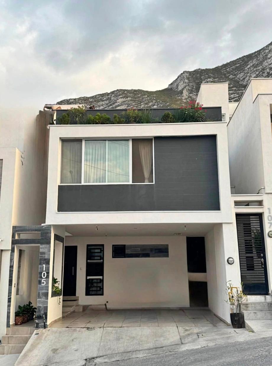 Imagen de casa en renta en privadas la huasteca, santa catarina, nuevo león