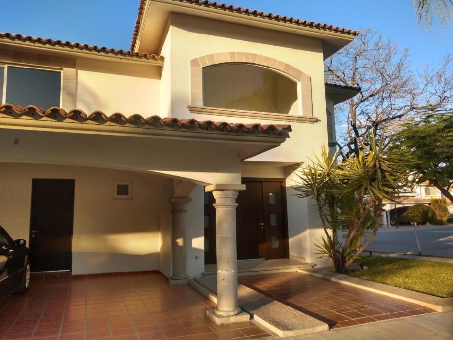 Imagen de casa en venta en las alamedas, celaya, guanajuato