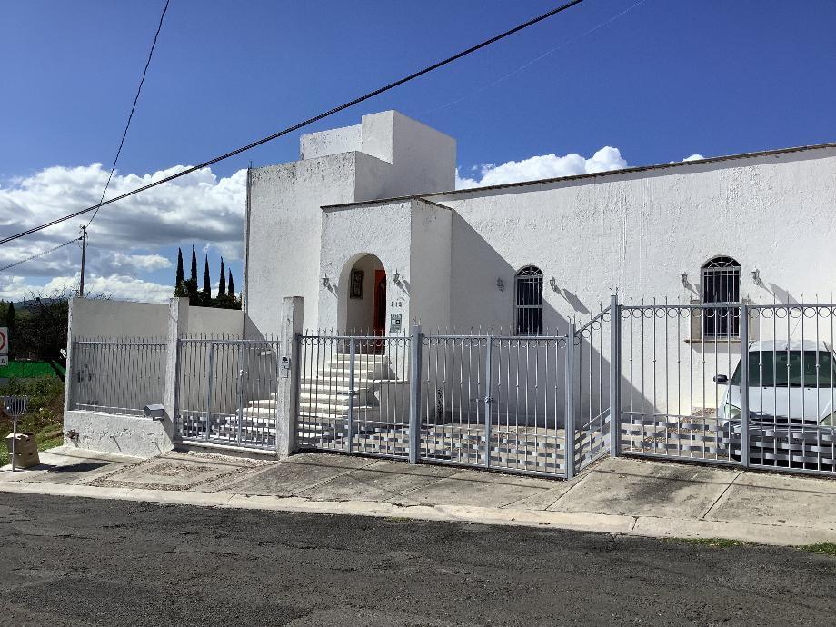 Imagen de casa en venta en fraccionamiento villas del mesón, querétaro, querétaro