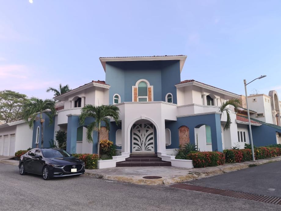 Imagen de casa en renta en club campestre, centro, tabasco