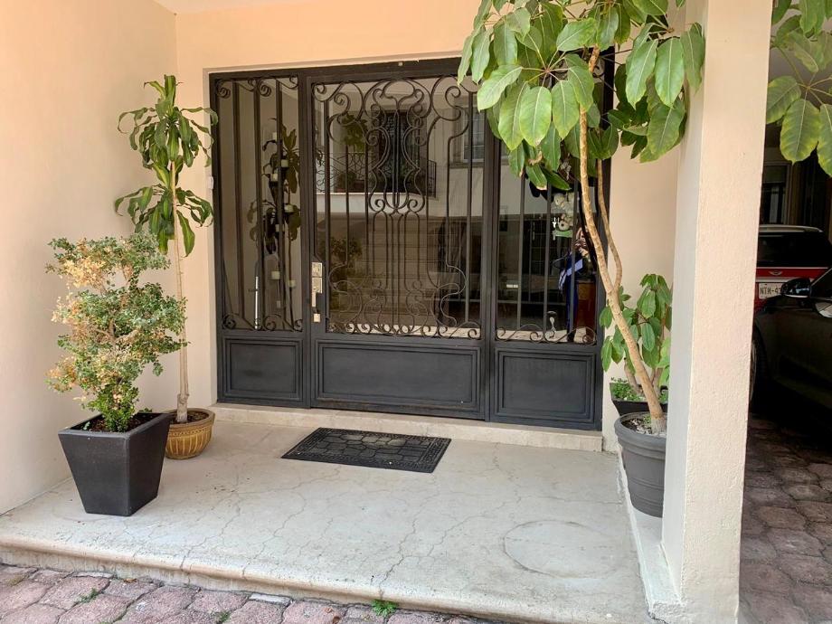 Imagen de casa en renta en hacienda de las palmas, huixquilucan, estado de méxico