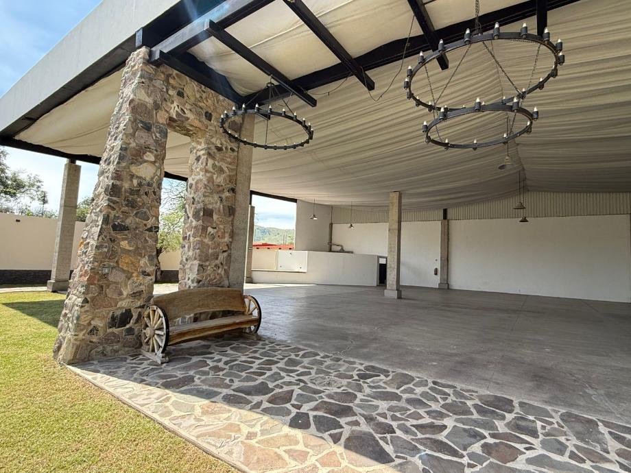 Imagen de local en venta en buenavista, tlajomulco de zúñiga, jalisco