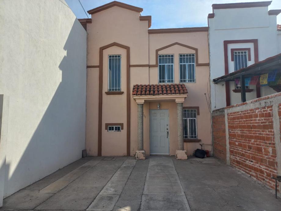 Imagen de casa en renta en rincón de los arcos, irapuato, guanajuato