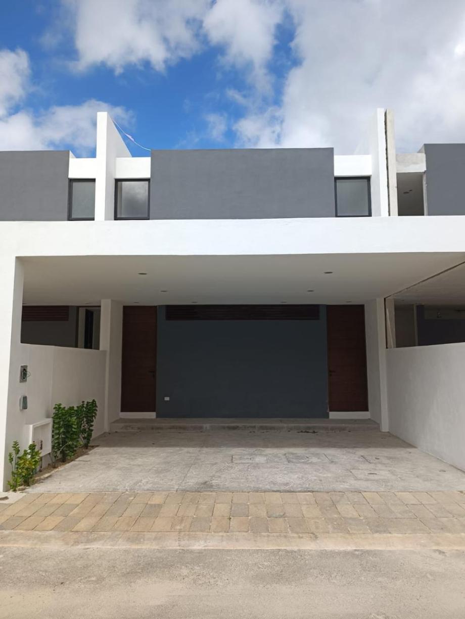 Imagen de casa en venta en residencial xcanatún, mérida, yucatán
