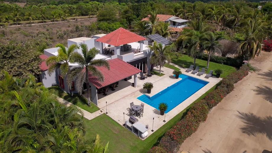 Imagen de casa en venta en laguna encantada, santa maría colotepec, oaxaca