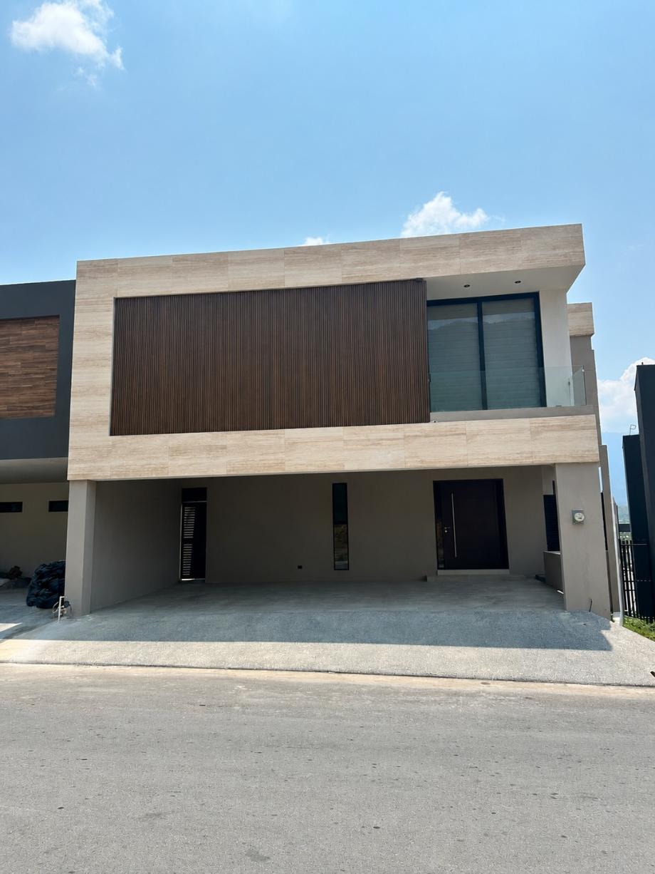 Imagen de casa en venta en yerbaniz, santiago, nuevo león