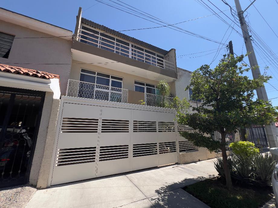Imagen de casa en venta en jardines de santa isabel, guadalajara, jalisco