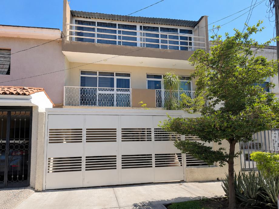 Imagen de casa en venta en jardines de santa isabel, guadalajara, jalisco