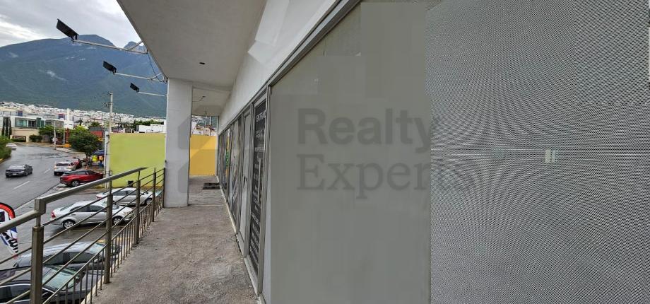 Imagen de local en renta en cumbres santa clara, monterrey, nuevo león