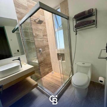 Casa en condominio , Aguascalientes
Colonia Buenavista, Aguascalientes, Aguascalientes, México
---
## Principales puntos de interés en un radio de 2 km
### Escuelas
- Colegio Cristóbal Colón
- Colegio Bosques
### Universidades
- Universidad del Valle de México (Campus Aguascalientes)
- Universidad Cuauhtémoc
### Hospitales y clínicas
- Hospital General de Zona No. 1 IMSS
- Hospital Hidalgo
### Centros comerciales
- Velaria Mall
- Plaza Universidad
### Restaurantes
- Las Costillas de Sancho