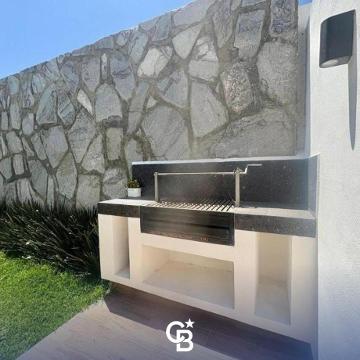 Casa en condominio , Aguascalientes
Colonia Buenavista, Aguascalientes, Aguascalientes, México
---
## Principales puntos de interés en un radio de 2 km
### Escuelas
- Colegio Cristóbal Colón
- Colegio Bosques
### Universidades
- Universidad del Valle de México (Campus Aguascalientes)
- Universidad Cuauhtémoc
### Hospitales y clínicas
- Hospital General de Zona No. 1 IMSS
- Hospital Hidalgo
### Centros comerciales
- Velaria Mall
- Plaza Universidad
### Restaurantes
- Las Costillas de Sancho