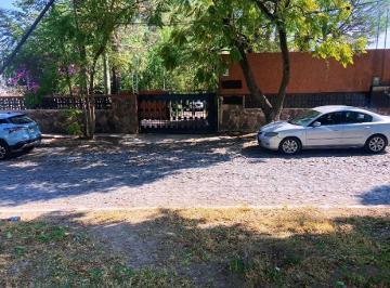 Casa en Renta uso Comercial en Ciudad Granja con Amplio Jardín, Ideal para Empresas, Eventos o Resort Urbano