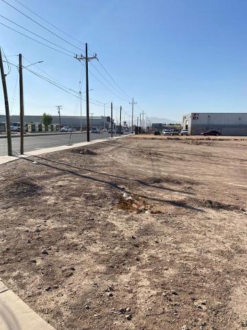 TERRENO EN RENTA SOBRE BLVD. LAZARO CARDENAS EN COLONIA HUERTAS DE LA PROGRESO - (34)
