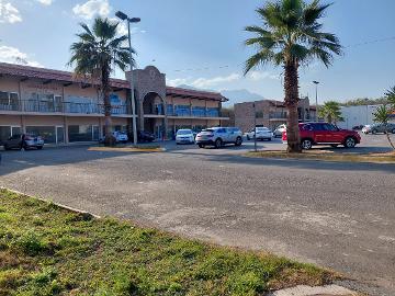 Local planta alta en Plaza Cristalinas, Carretera Nacional Santiago Nuevo León - (34)
