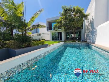 Venta de casa en el Fracc. Burgos Corinto, Temixco, Morelos...Clave 4212 - (34)