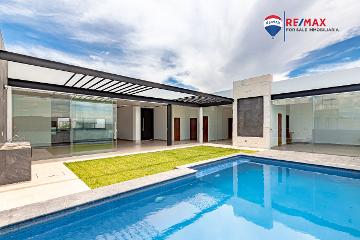 Venta de casa con Vista a Lago de Tequesquitengo, Morelos...Clave 4215 - (34)