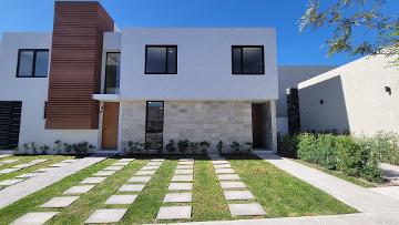 Casa en <b>VENTA</b> en Condominio en <b>Altos Juriquilla</b>, Querétaro. <br> - (34)