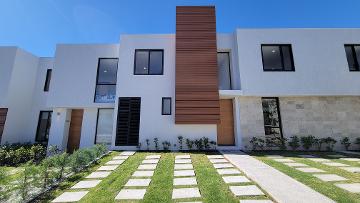Casa en <b>VENTA</b> en Condominio en <b>Altos Juriquilla</b>, Querétaro. <br> - (34)