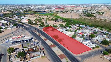 SE RENTA TERRENO COMERCIAL - (34)