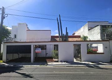 CASA DE UN PISO EN VENTA EN PRIVADA JURIQUILLA - (34)