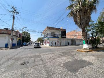 CASA-COMERCIAL EN RENTA - (34)