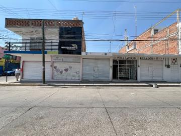 CASA-COMERCIAL EN RENTA - (34)