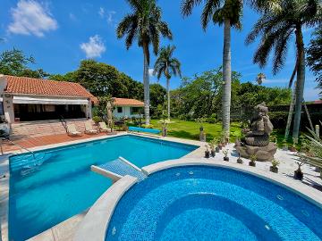 Venta de casa en Real de Tezoyuca, Xochitepec, Morelos, 5,997 m2 de terreno…Clave 5788 - (34)