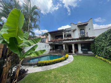 Venta de casa dentro del Fracc. San Jerónimo Ahuatepec, Cuernavaca, Morelos...Clave 5823 - (34)