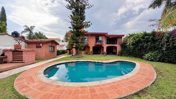 Venta de casa en la Col. Delicias, Cuernavaca, Morelos...Clave 5829 - (34)