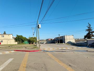 TERRENO COMERCIAL EN RENTA - (34)