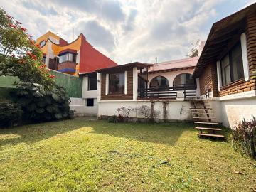 Venta de casa en Lomas de Atzingo, Cuernavaca, Morelos...Clave 5982 - (34)