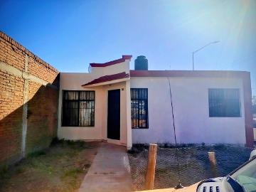 Casa en Venta en Fraccionamiento El Rosario - (34)