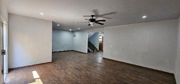 Casa con Terreno Excedente en Av. LaSalle - Colinas del Saltito - (34)