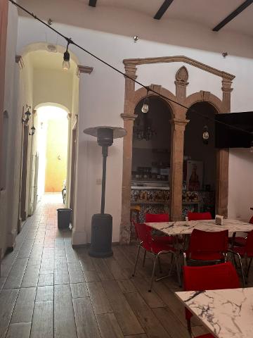 LOCAL COMERCIAL EN RENTA - (34)