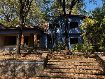 TERRENO CON 3 CASAS EN CUERNAVACA / 6,000m2 de Terreno - (34)