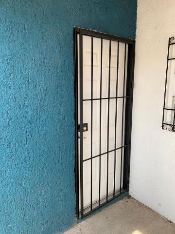Casa en renta en "El Rosedal", al nororiente - (34)