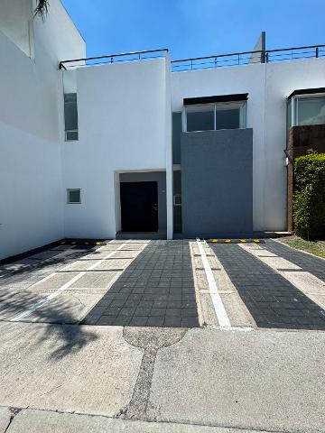 CASA EN VENTA VILLAS DE SANTA FE - (34)
