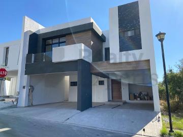 Casa en Venta en Santa Isabel. Fraccionamiento Privado rodeado de Cerros. Carretera Nacional.