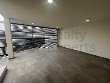 Casa en Cumbres 6o sector recién remodelada de 4 recámaras