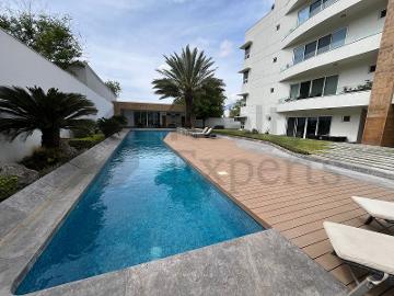 Departamento amueblado de 250 m2, 3 recámaras con acabados de lujo en San Pedro.