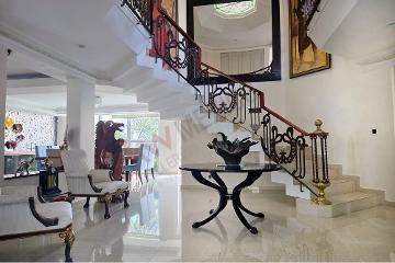 Renta Residencia Amueblada en Colinas del Bosque: Privacidad, Amplitud y Lujo en El Sur