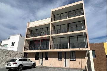 ¡A 750 m de la playa! Departamento amueblado en venta con roof top y alberca en Sábalo Country