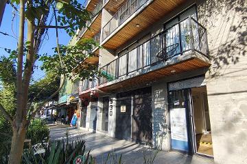 Local en renta a pie de calle con bodega y un lugar de estacionamiento en la Narvarte
