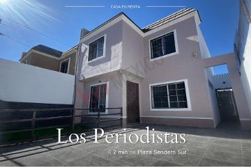 Casa en renta en Col. Periodistas, Saltillo | 3 recámaras | Frente a área verde