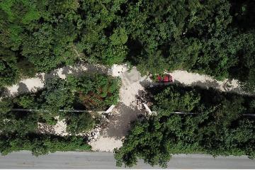 Terreno con cenote artificial en Puerto Morelos, QR