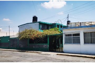 ¡Gran Oportunidad de Inversión! Casa con Locales y Amplio Terreno en Villa de las Flores Coacalco